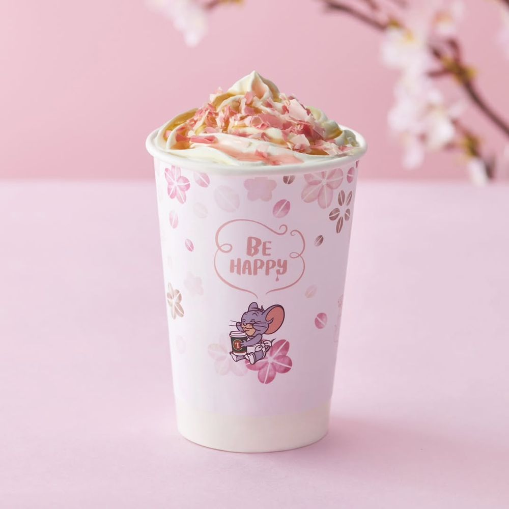 日本Tully's Coffee跟湯姆貓與傑利鼠聯名了！Q翻大臉絨毛杯套、限定必喝櫻花奶油拿鐵都好誘人！-12