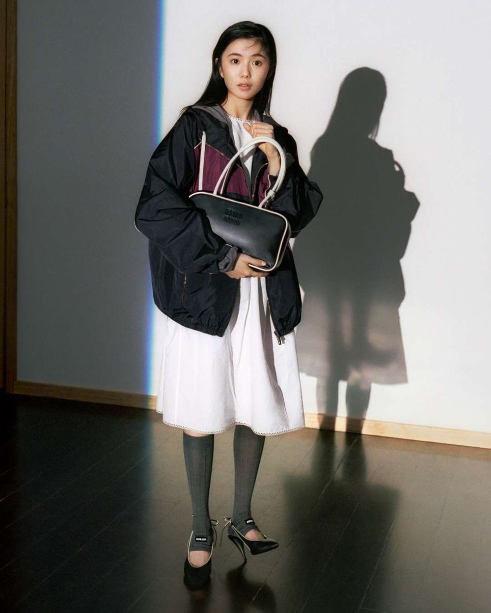 2025 Miu Miu春夏上新！8大預爆新品出爐：保齡球包新色美瘋、球鞋接下來買這雙？！-16