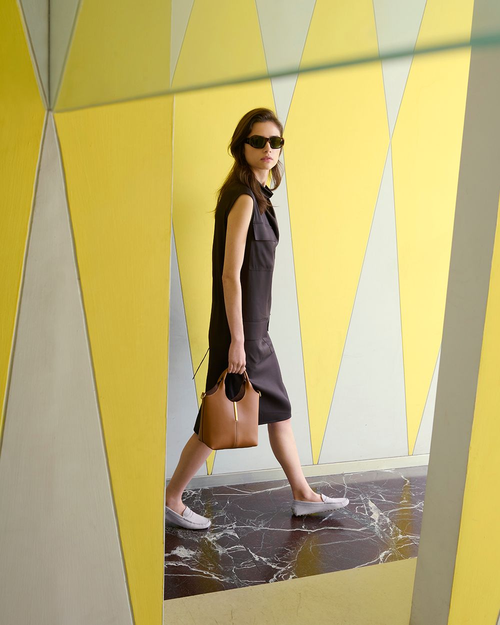 TOD’S 2025春夏新品開外掛！薰衣草紫HOBO包有夠好看、還有這兩雙球鞋台灣限定！-4