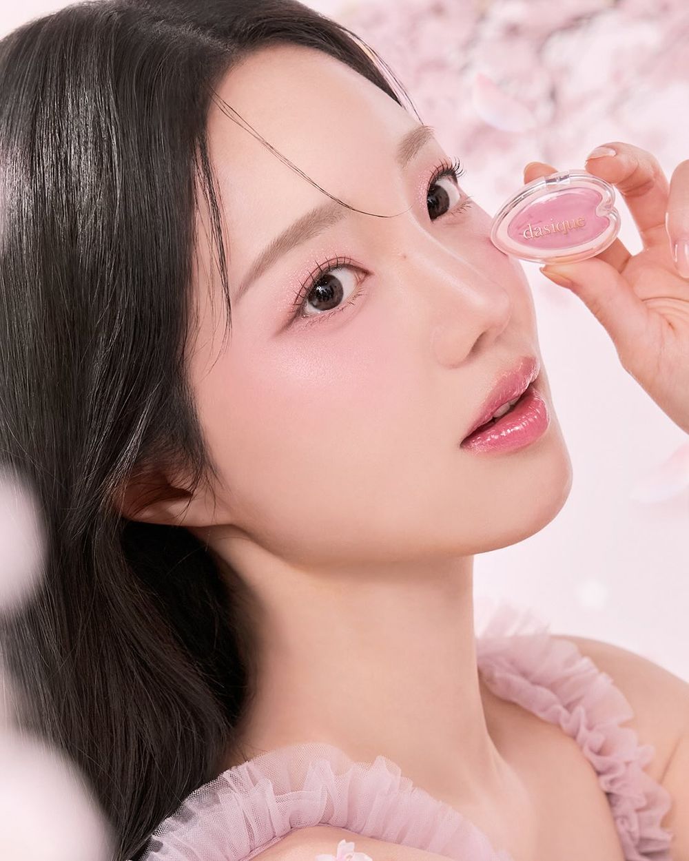 2025春季彩妝飄仙氣！dasique絕美櫻花瓣眼影、仙女棒唇釉，未上市已爆紅、美到失去理智！-5
