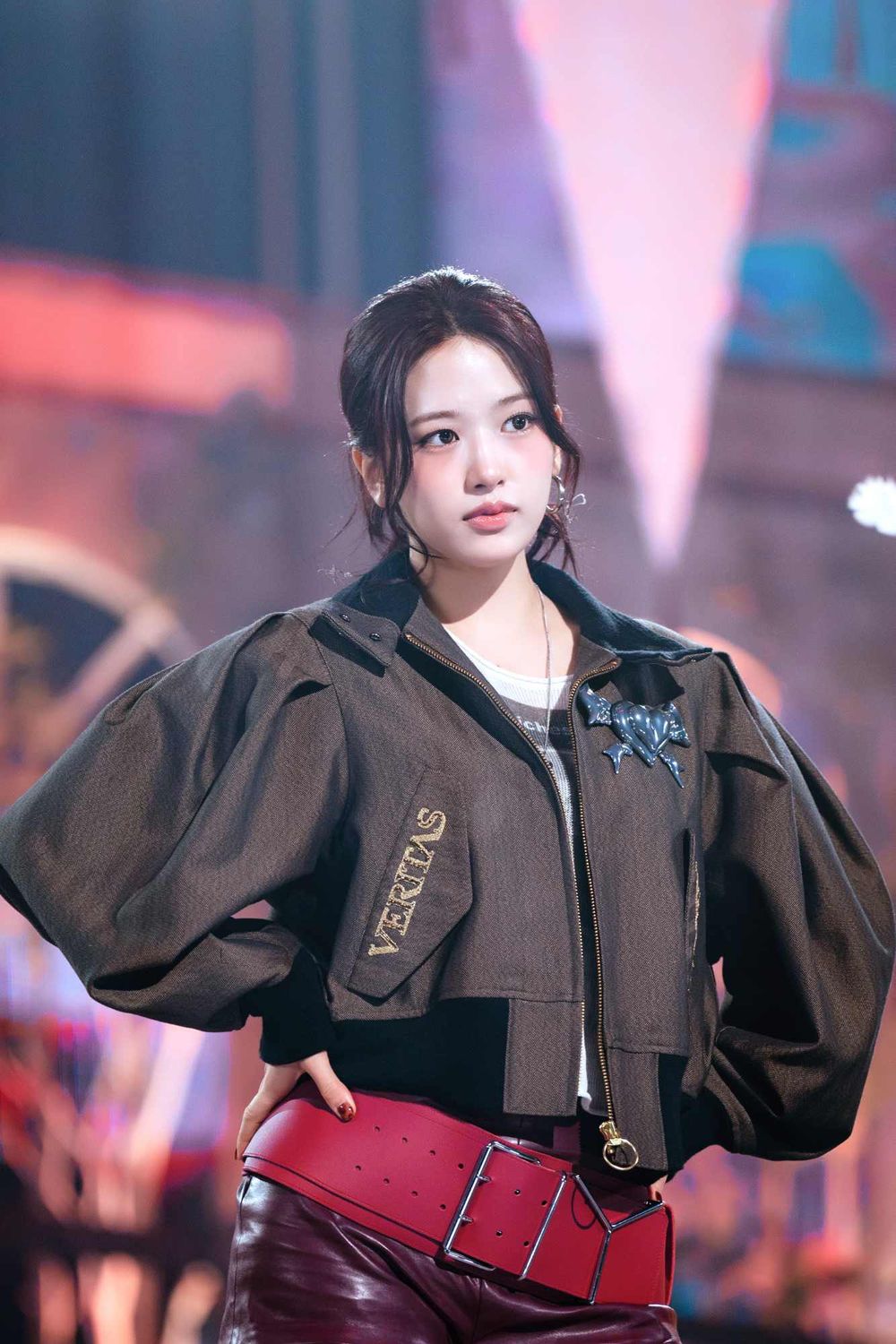 韓網熱議7位舞台上存在感超強的女偶像！Ahyeon實力驚人，Karina、安俞真風格搶眼！-6