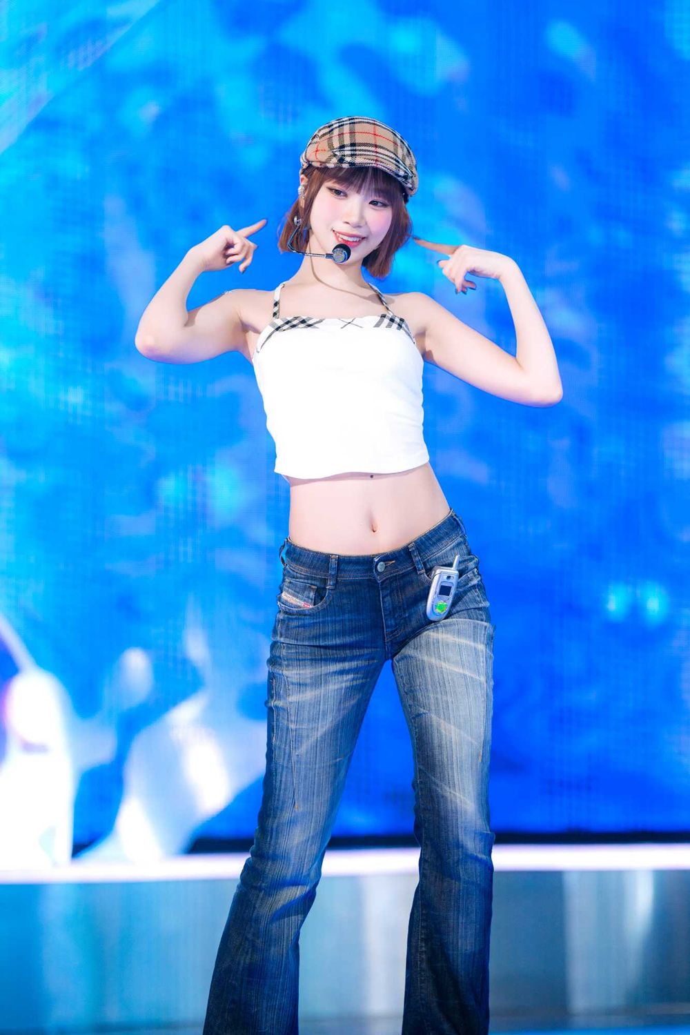 韓網熱議7位舞台上存在感超強的女偶像！Ahyeon實力驚人，Karina、安俞真風格搶眼！-11