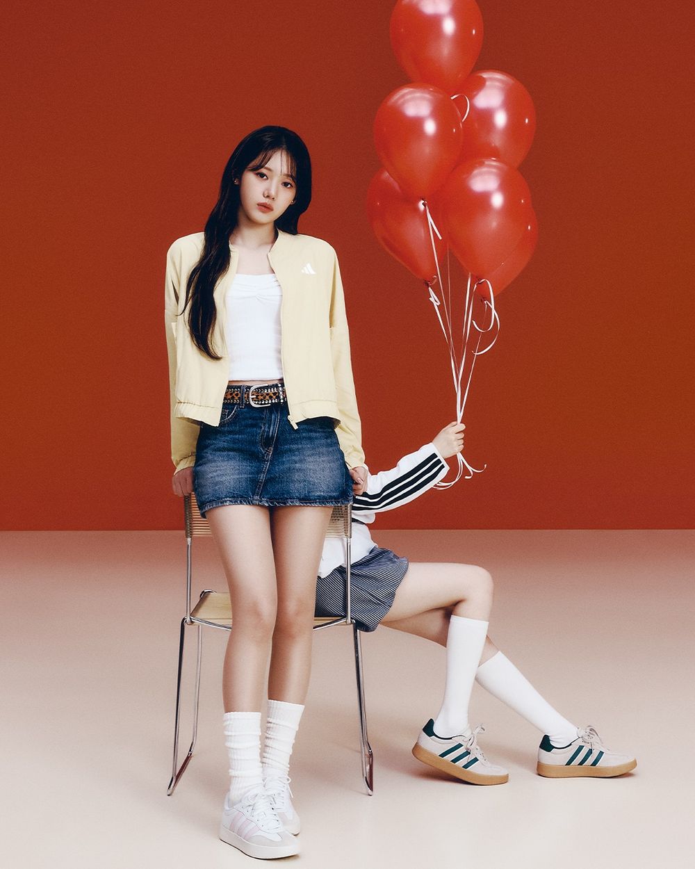 寶怪BABYMONSTER最新adidas大片出爐！校園女大生穿搭+同款新球鞋一起帶走！-12