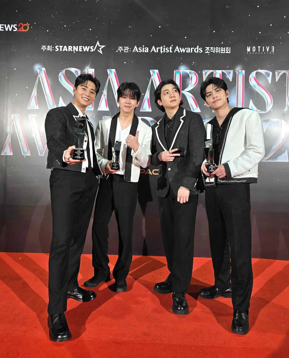韓網熱議擁有特殊用途的KPOP應援手燈！ITZY應援棒成打光神器，SEVENTEEN「克拉棒」竟被拿來保存食物！-12