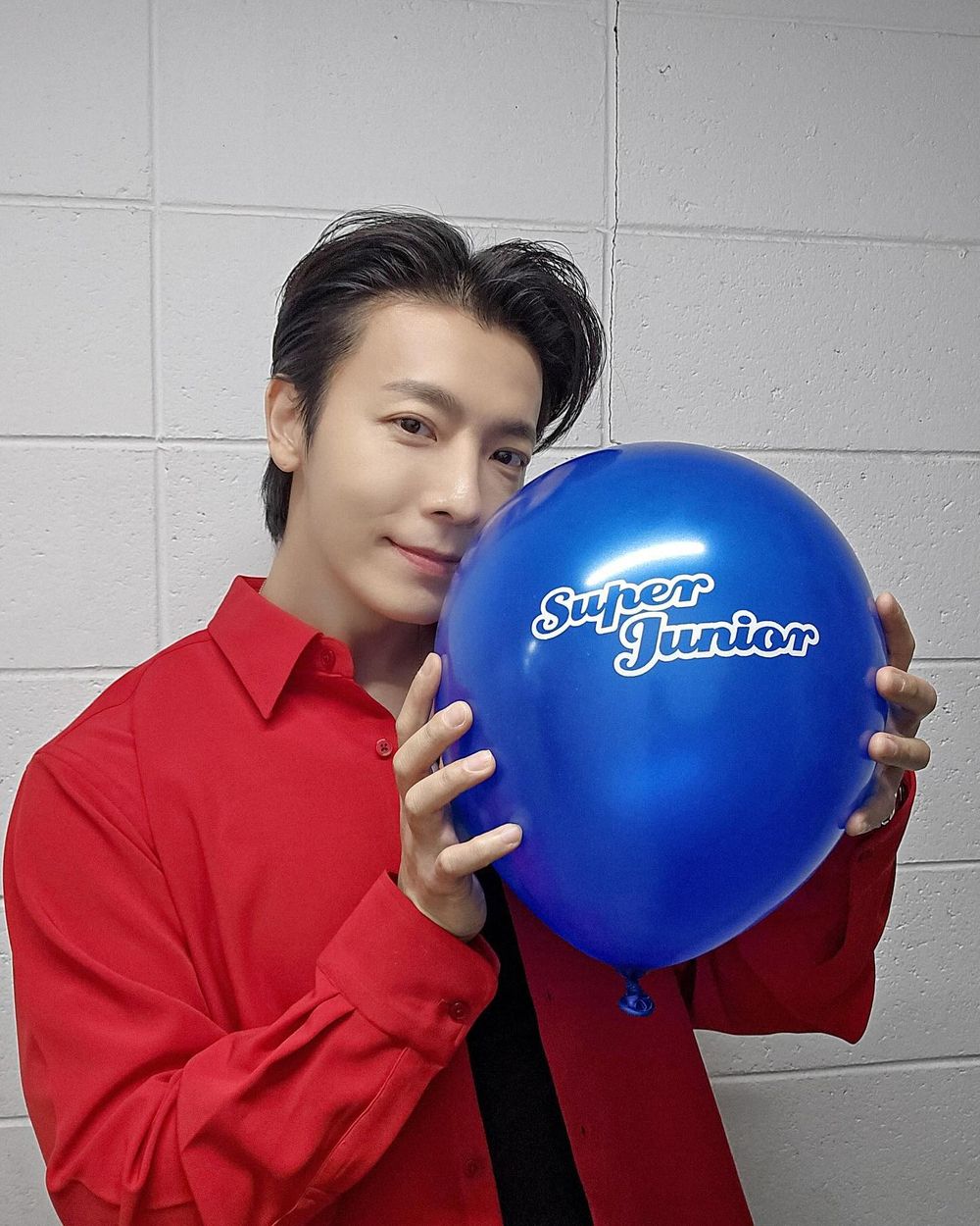 韓網公認6位「最強童顏」KPOP男偶像！Jin少年感爆棚，金在中、東海出道多年顏值依然在線！-11