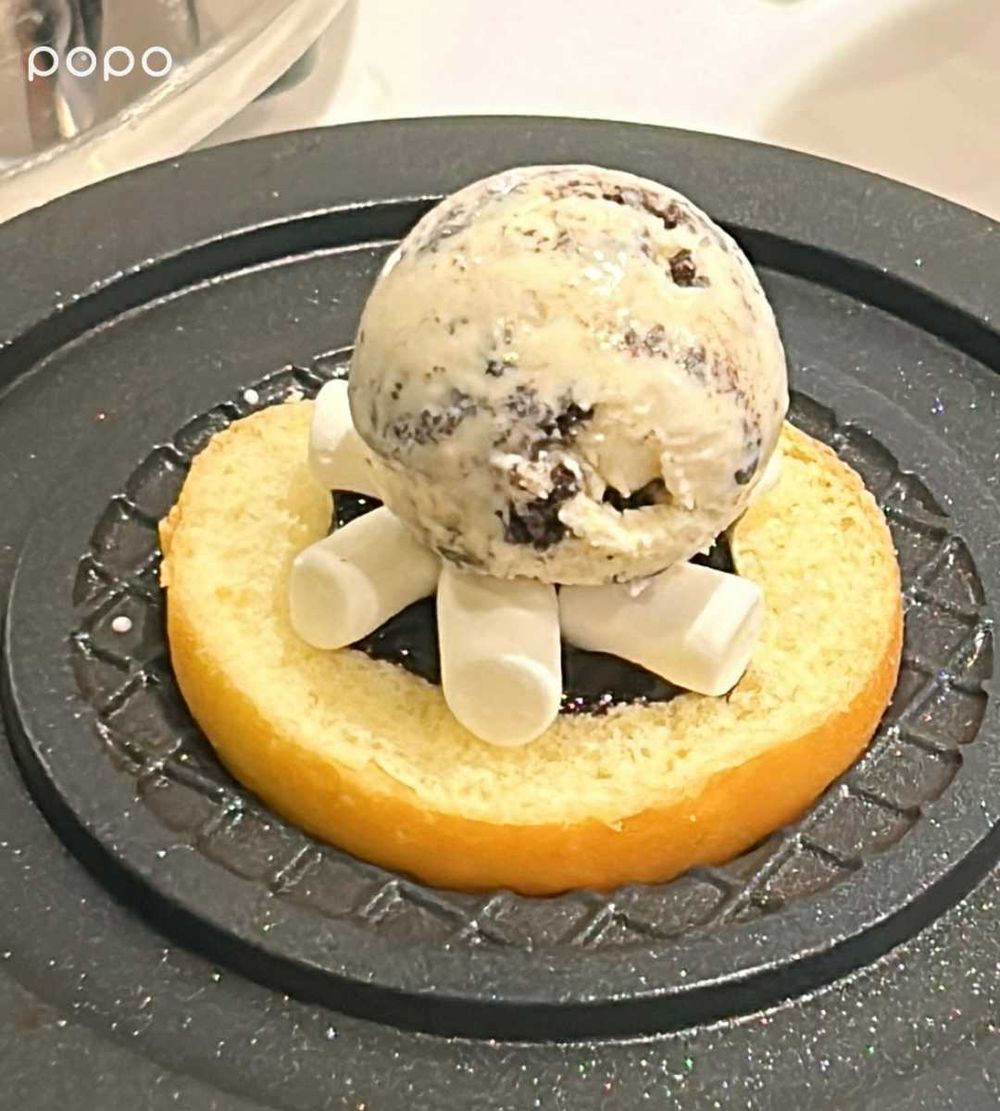網友都在搶！哈根達斯「烤冰淇淋堡」台灣也吃得到！布里歐麵包+爆漿草莓、開心果冰淇淋療癒爆炸-5