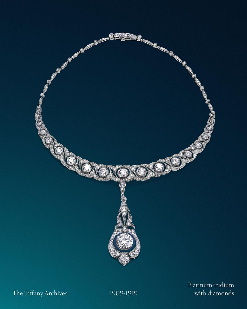 25歲麥琪麥迪遜以《艾諾拉》奪下奧斯卡影后！夢幻禮服珠寶「Dior、Tiffany」頂奢進駐！-8