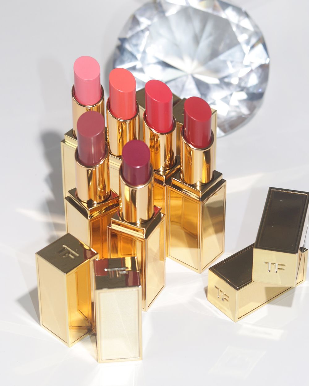 ITZY申留眞同款色號公開！Tom Ford「2025太陽親吻限量彩妝」小金磚修護潤唇膏，超美豐唇妝感、韓女全瘋搶！-23