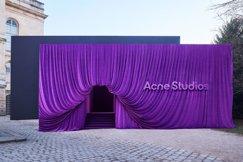 韓劇《媽朋兒》庭沼珉驚喜現身Acne Studios時裝週大秀！美腿長到不可思議！-8