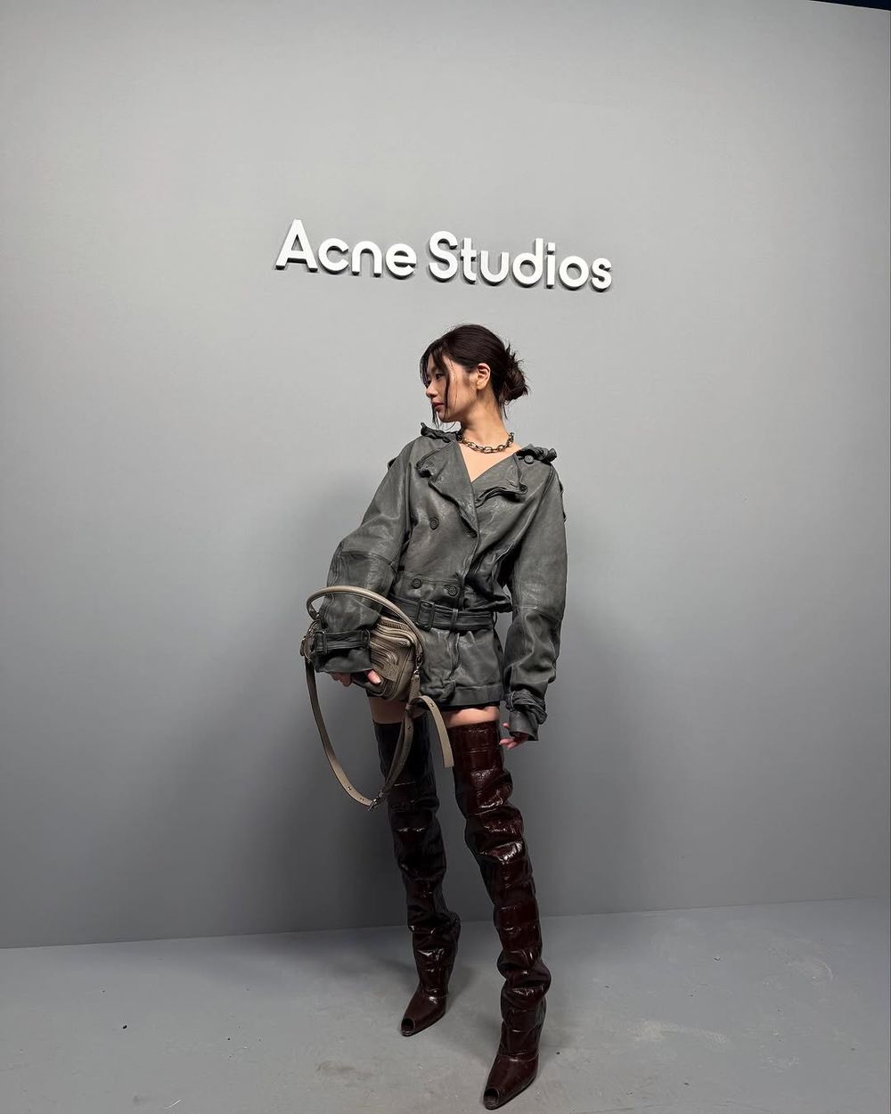 韓劇《媽朋兒》庭沼珉驚喜現身Acne Studios時裝週大秀！美腿長到不可思議！-4