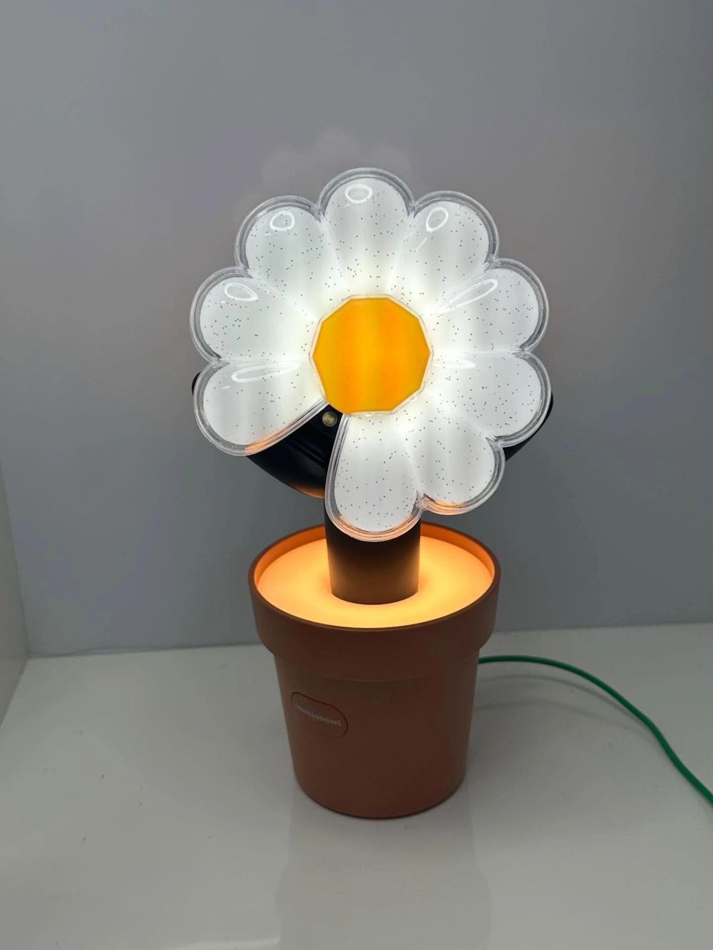 GD權志龍手燈發售，價錢超親民！「小雛菊花盆」可變換7種燈光，G-Dragon應援周邊一次看！-16