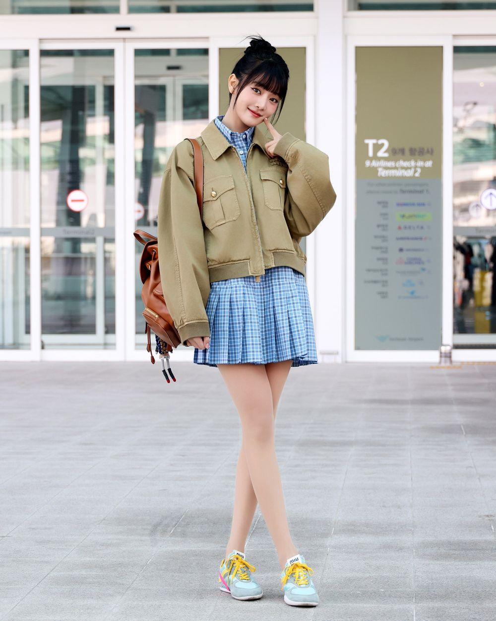 MiuMiu四仙女出發時裝週！張員瑛、Minnie、Momo、MEOVV Ella機場生圖美翻！-12