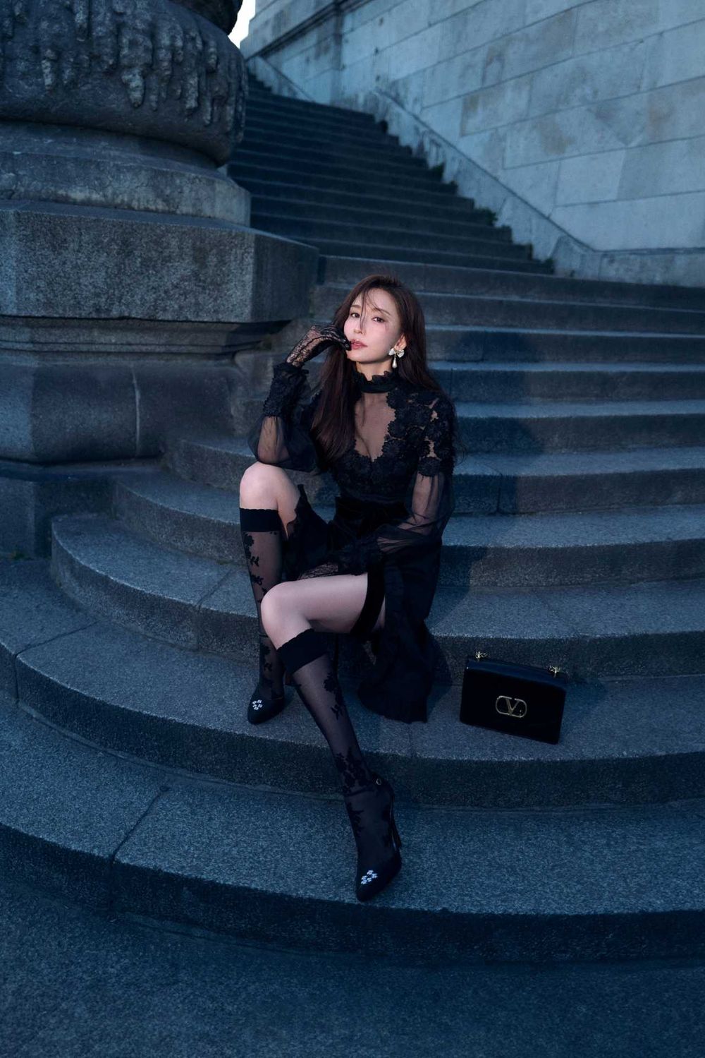 台灣2大女神征戰Valentino大秀！沒有蔡依林駕馭不了的、林志玲50歲美胸細腿狀態超頂！-10