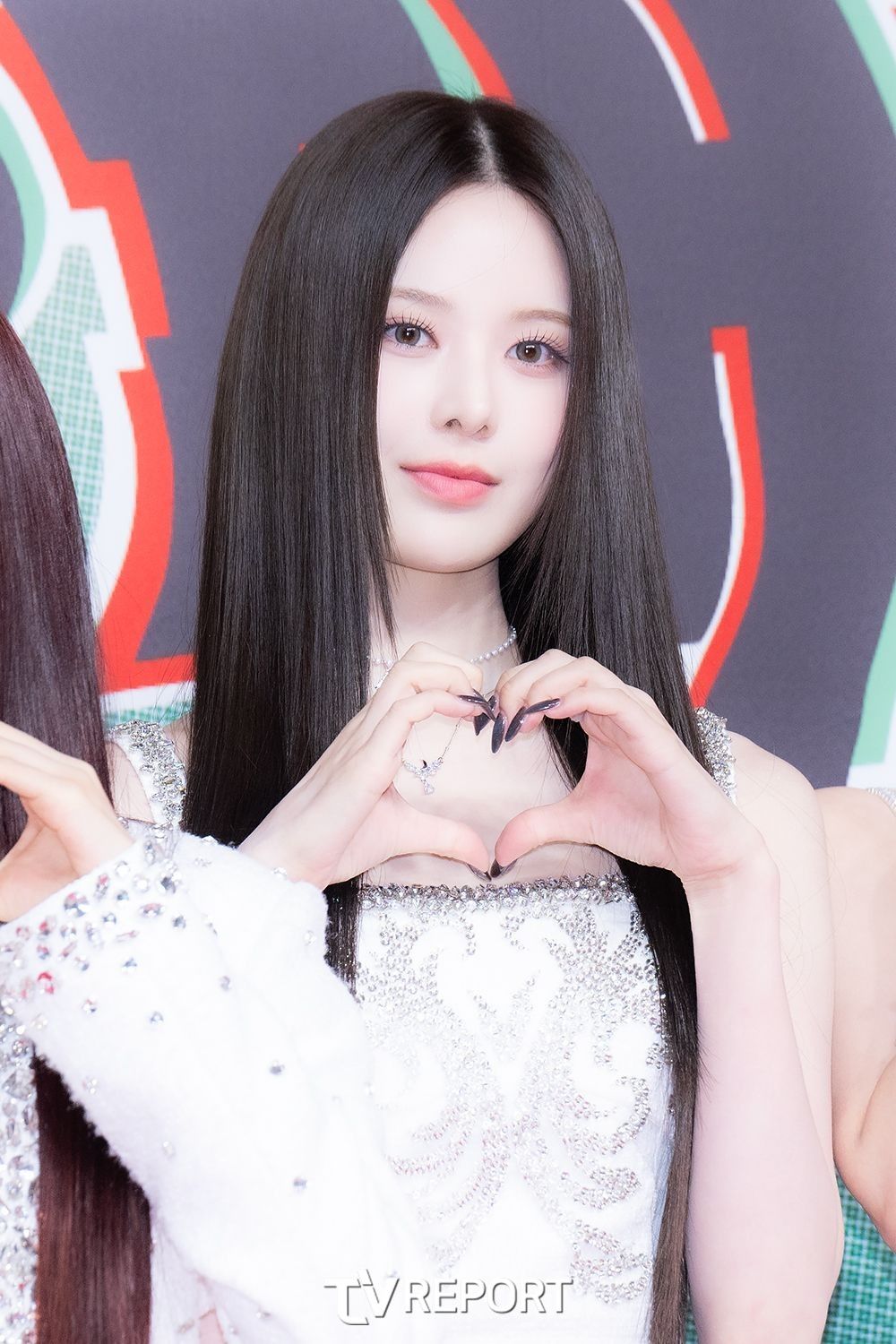 韓網評選6位五代女團顏值代表！Anna平面模特兒出身，Rora、慜柱甜美外型人氣高！-10