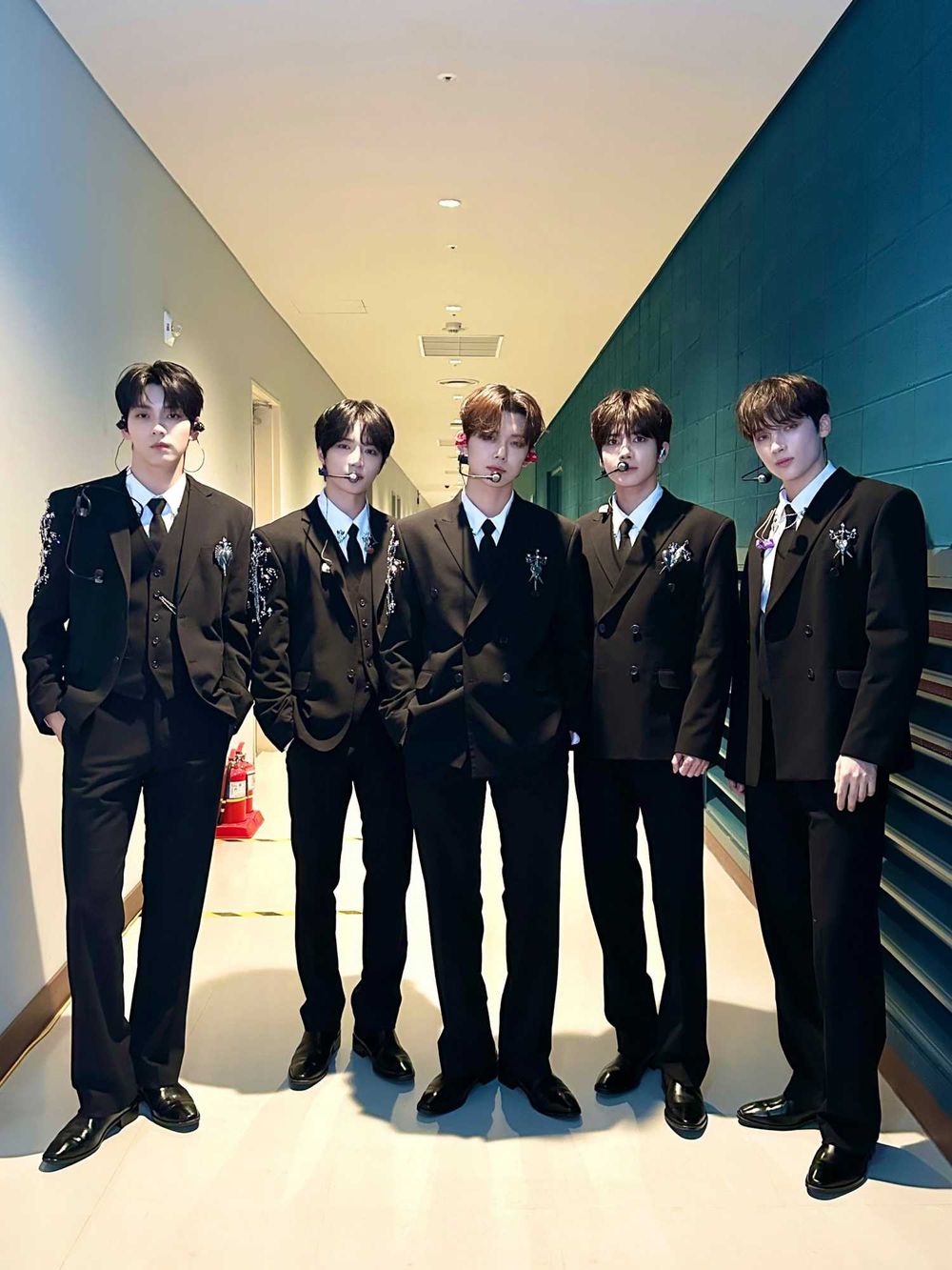 韓網熱議8組多次拿下日本排行榜冠軍的韓團！Stray Kids迷倒櫻花妹，TWICE知名度超高！-4
