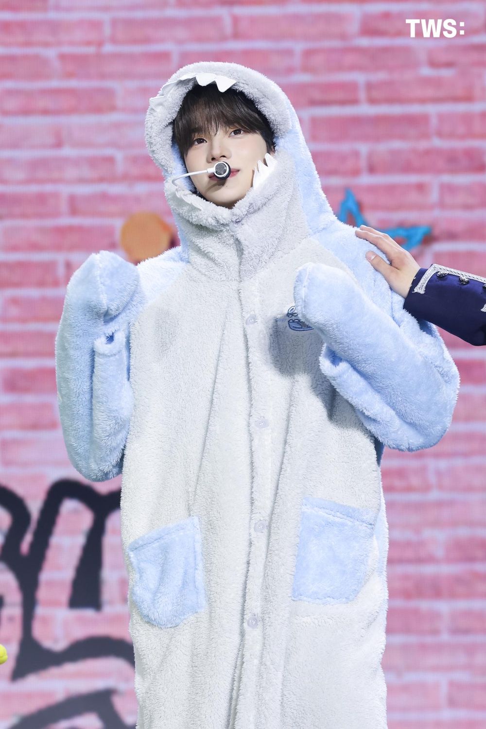 韓網熱評選7位可愛與性感魅力兼具的男偶像！Jin、明宰鉉都上榜，珉奎私下超愛撒嬌！-5