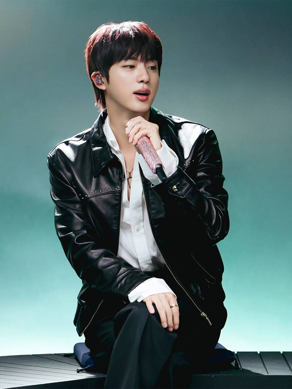 韓網熱評選7位可愛與性感魅力兼具的男偶像！Jin、明宰鉉都上榜，珉奎私下超愛撒嬌！-9