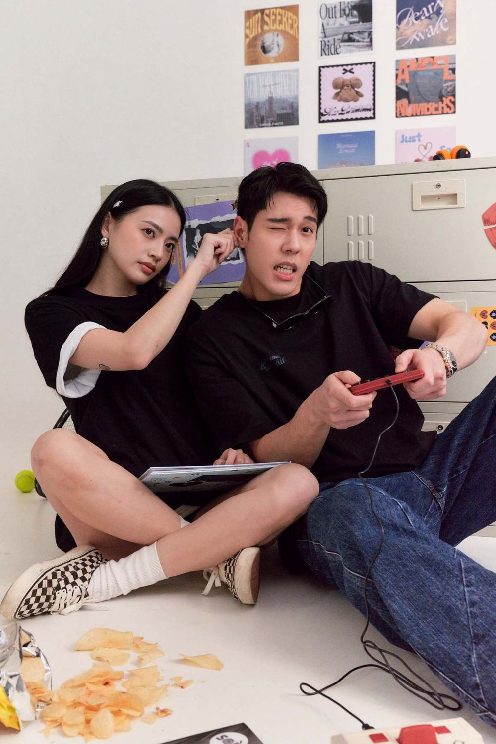 SQUAREBEAR和AC周予天聯名！復古T恤打造「高級版情侶穿搭」好看到想包色！-13