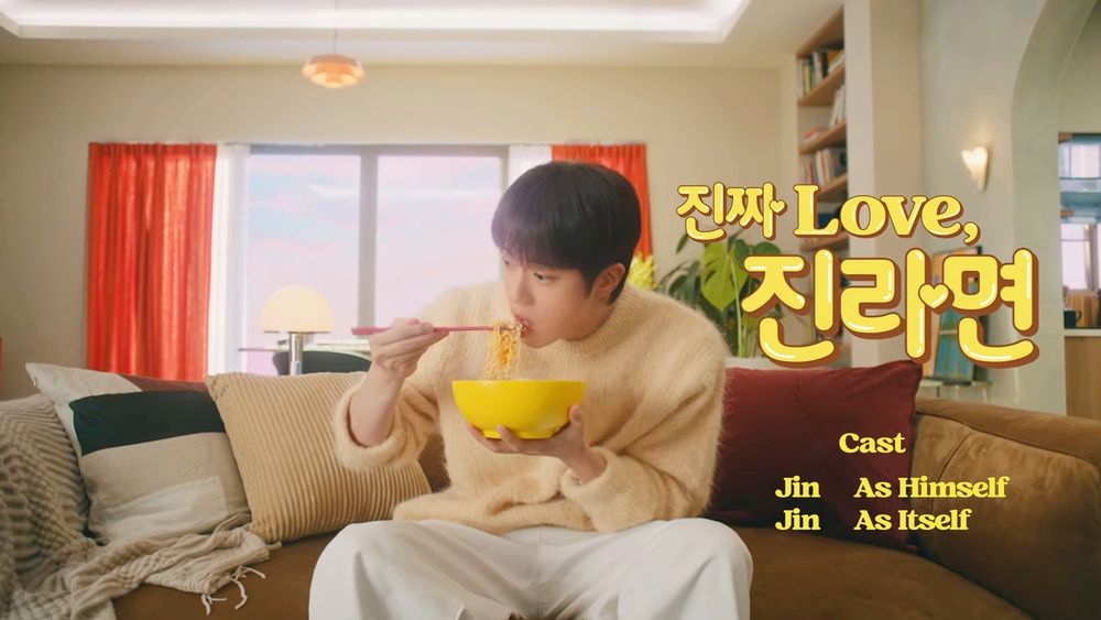 BTS Jin不倒翁金拉麵最新代言廣告曝光！大吃泡麵模樣萌翻ARMY、Jin限定包裝杯麵台灣也買得到！-7