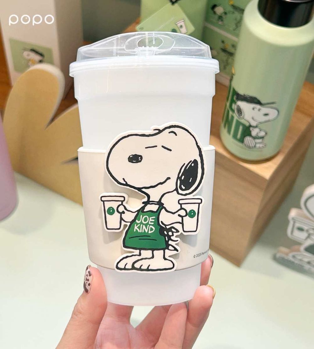 星巴克跟史努比聯名了！萌炸史努比大頭隨行杯、馬克杯全都超欠買，史努比可可星冰樂同步開賣！-12