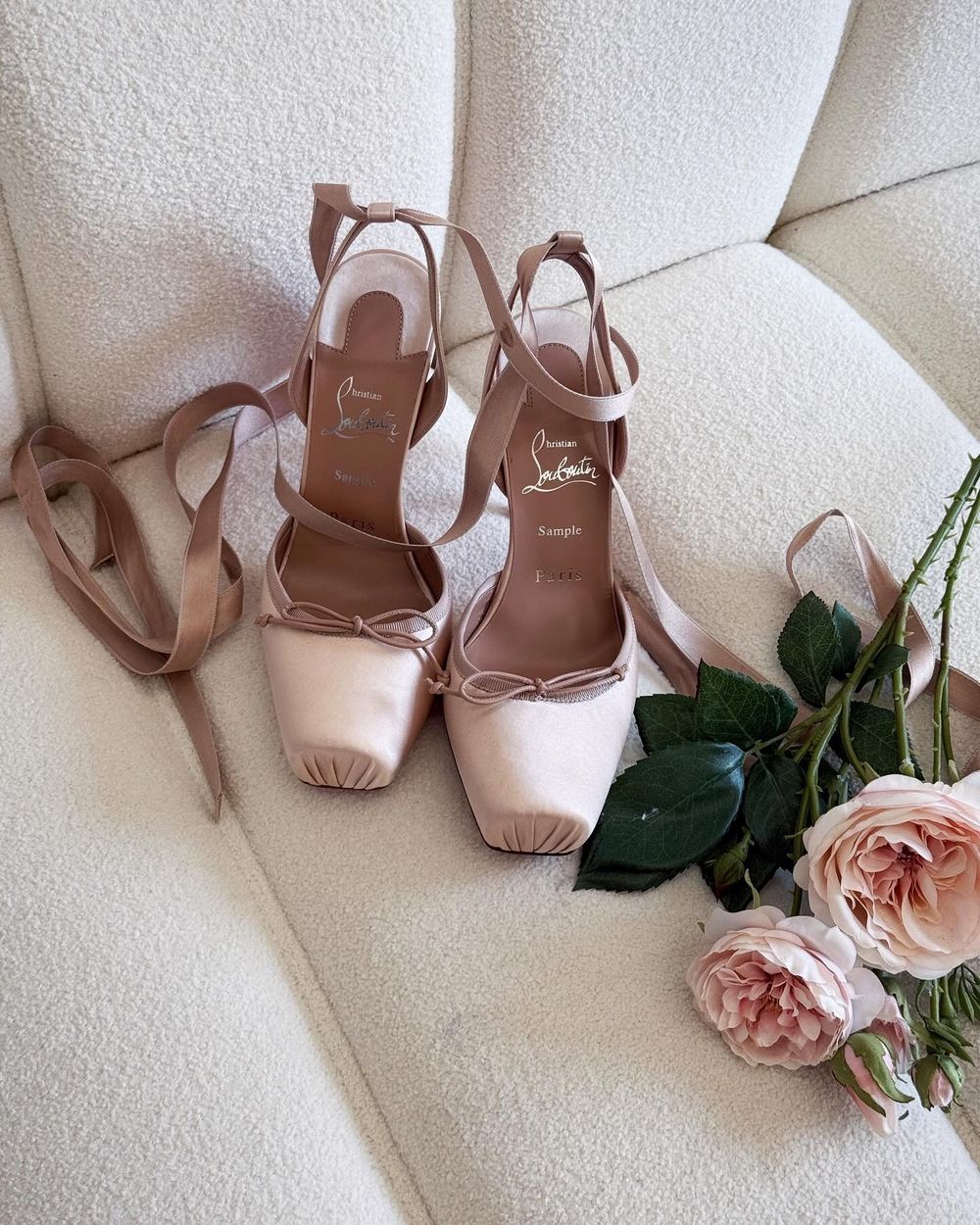 Christian Louboutin紅底鞋王「芭蕾舞高跟鞋」超夢幻！宋智雅、KIOF隊長Julie都穿了！-13