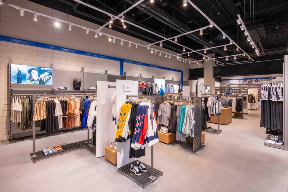 adidas信義概念店新開幕！全台最大鞋牆在這裡「爆紅芭蕾舞鞋、天空藍跆拳道鞋」都有賣！-18