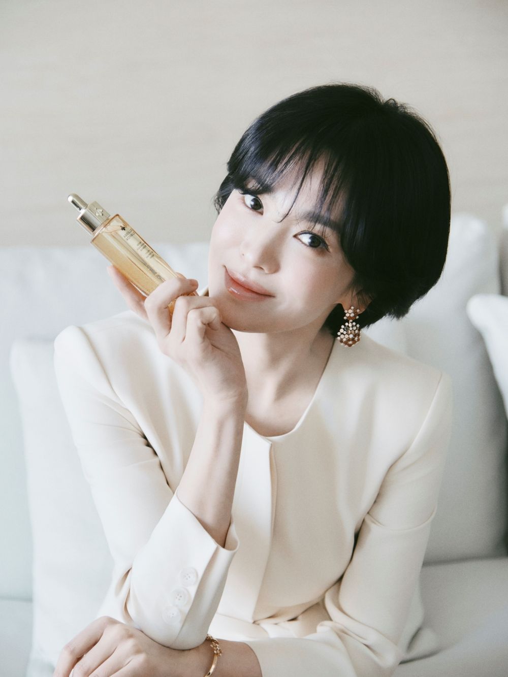 嬌蘭亞太區品牌大使「宋慧喬」，出席皇家蜂王乳平衡油精華發表會，完美膚況、盛世美顏，保養秘訣被問爆！-5