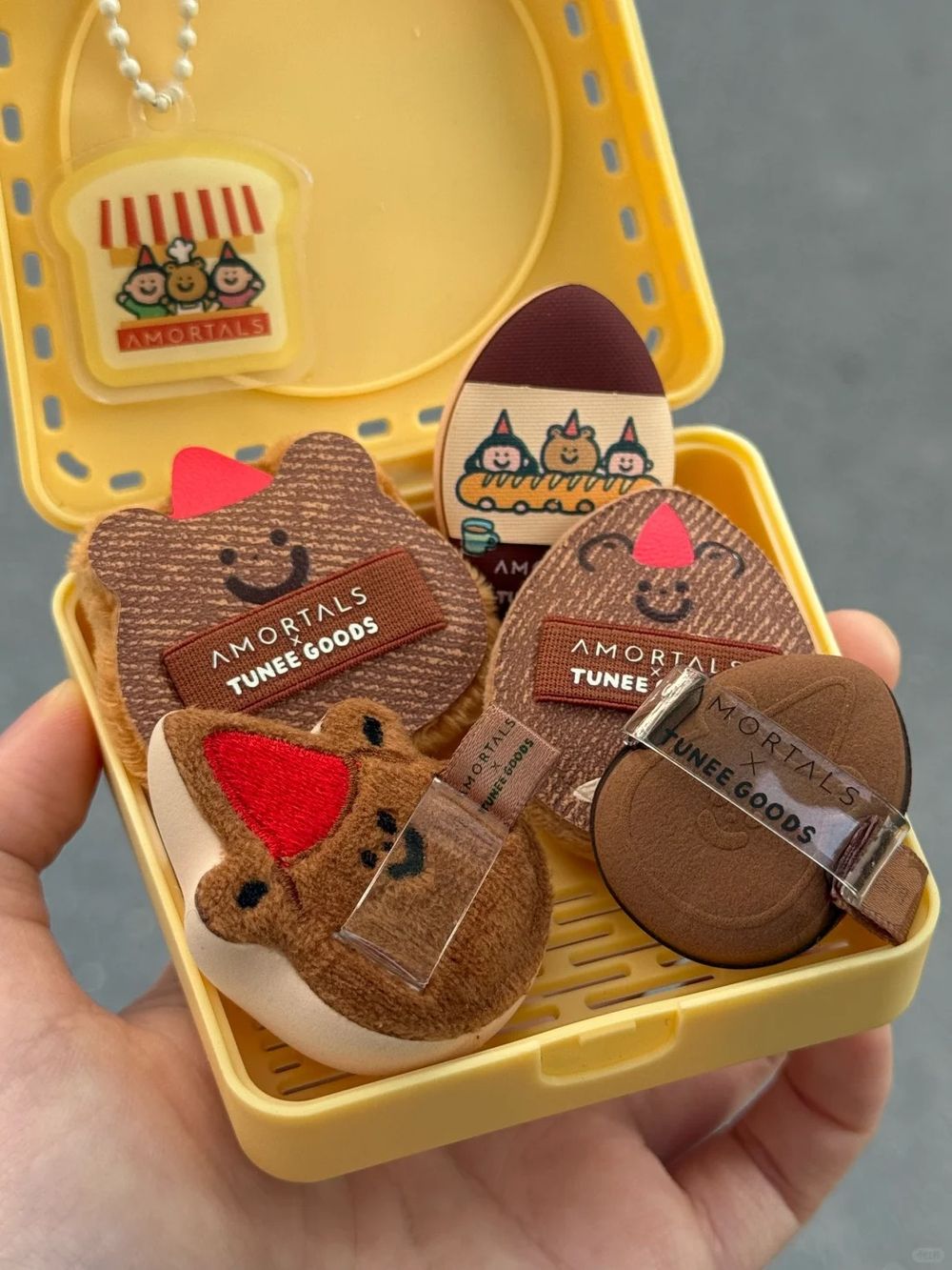 彩妝工具界的JELLYCAT！爾木萄全新「烤麵包粉撲家族」，彈Q氣墊粉撲、鬆軟蜜粉撲...，這價格真的可以ALL IN！-12