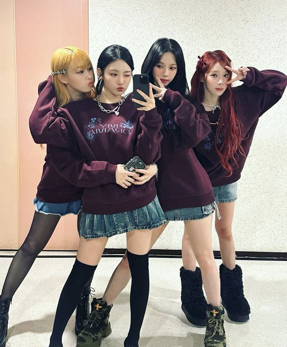 朋友出遊怎麼拍才好看？(G)I-DLE、aespa人氣女團5招「閨蜜拍照姿勢」學起來、隨便拍都美到像雜誌照！-6