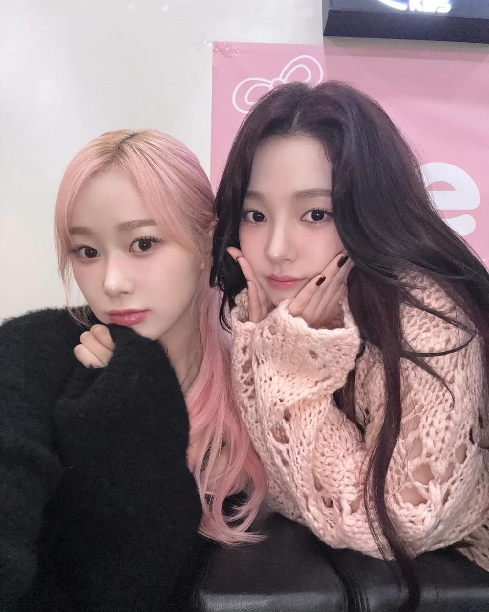 韓網熱議7組人氣超高KPOP女團同齡組合！Rosé、Lisa感情超好，薇娟Minnie「狗狗姊妹」相愛相殺！-5