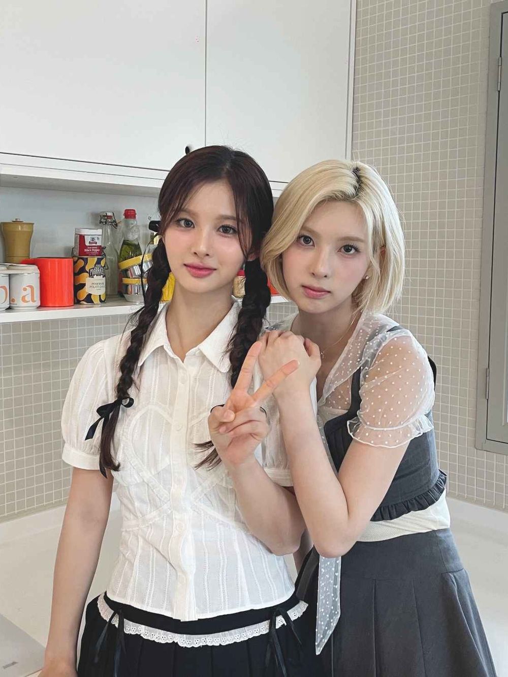 韓網熱議7組人氣超高KPOP女團同齡組合！Rosé、Lisa感情超好，薇娟Minnie「狗狗姊妹」相愛相殺！-8