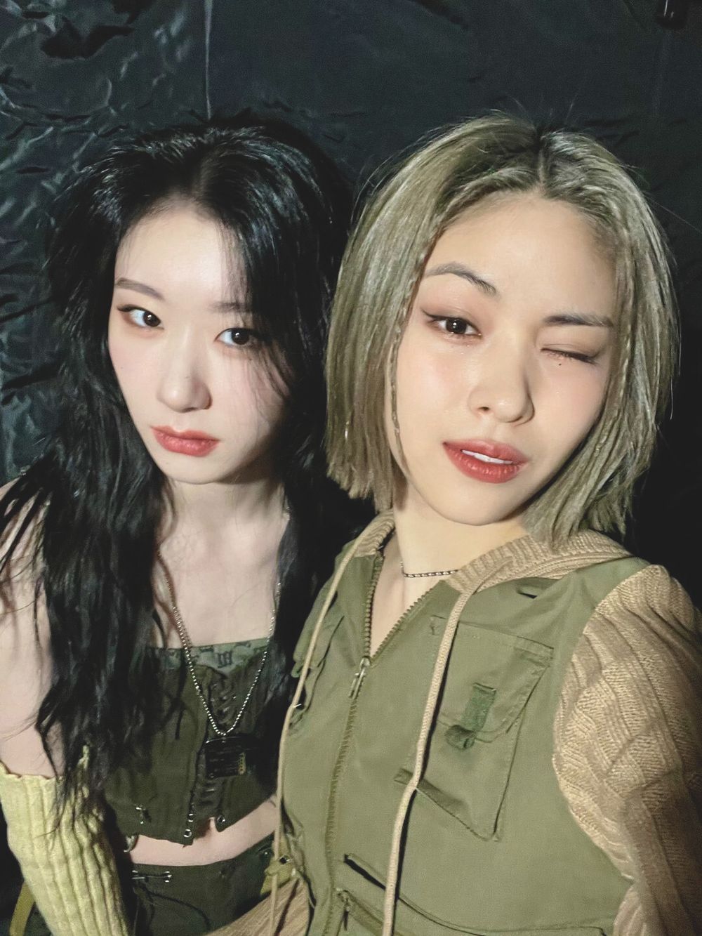 韓網熱議7組人氣超高KPOP女團同齡組合！Rosé、Lisa感情超好，薇娟Minnie「狗狗姊妹」相愛相殺！-11
