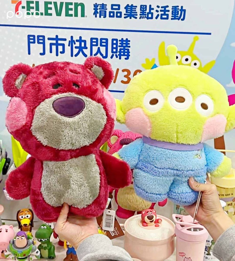 7-11最新集點小物是「玩具總動員」！三眼怪小夜燈、熊抱哥毛絨抱枕、造型餐具組全都想手刀帶回家！-5