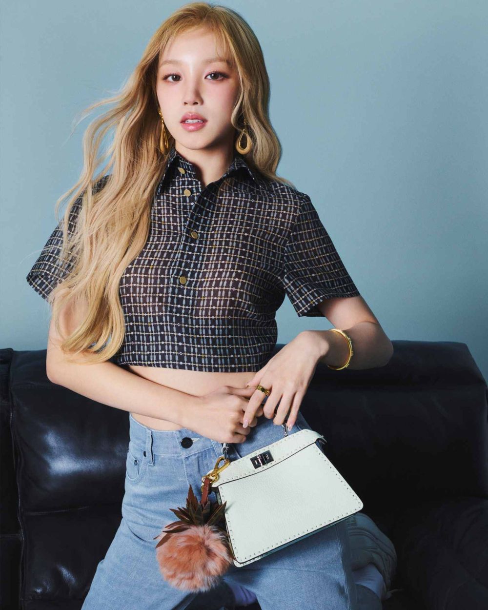 宋雨琦Fendi絕世美照來了！最新Peekaboo廣告「AI級美顏+螞蟻腰」超狂比例再現！-6