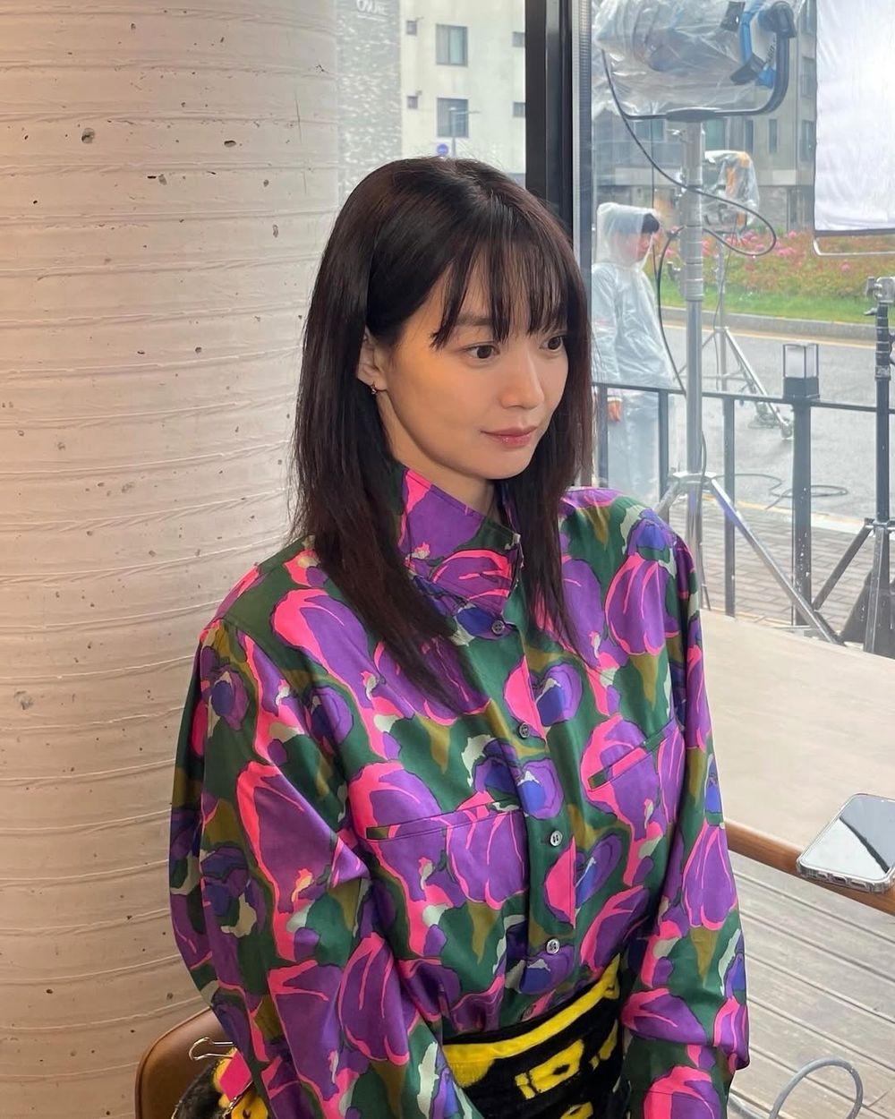 Netflix大黑馬韓劇《惡緣》必看亮點！凍齡女神「申敏兒」演技、私服都好看！不愧是金宇彬的女人！-11