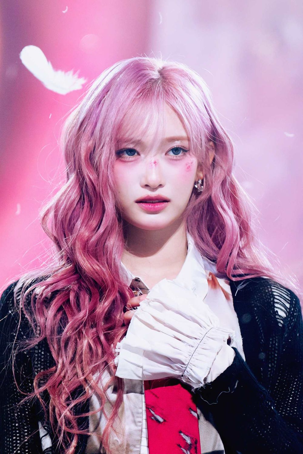 韓網熱議7位被封為「人間櫻花」的KPOP女偶像！Giselle薇娟美得令人驚豔，宮脇咲良行走的櫻花美景！-14