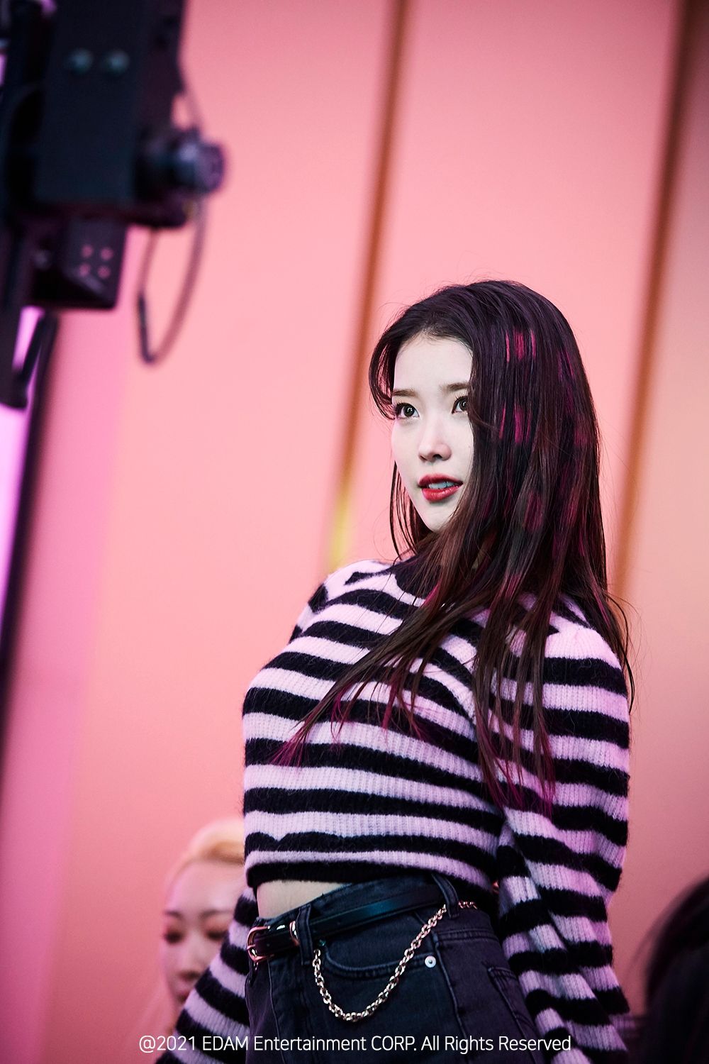 盤點7首奪冠速度超快的KPOP歌曲！BTS防彈這首橫掃排行榜，IU、GD空降成績創最狂紀錄！-9