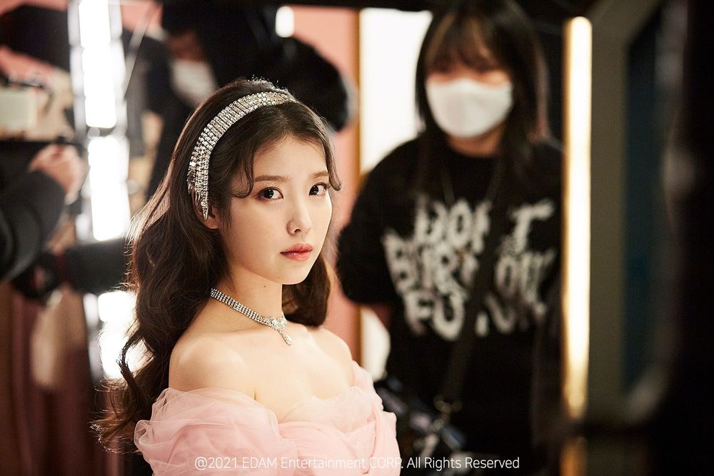 盤點7首奪冠速度超快的KPOP歌曲！BTS防彈這首橫掃排行榜，IU、GD空降成績創最狂紀錄！-8