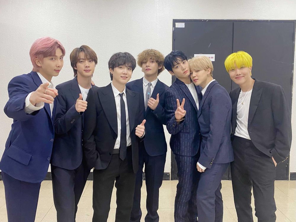 盤點7首奪冠速度超快的KPOP歌曲！BTS防彈這首橫掃排行榜，IU、GD空降成績創最狂紀錄！-5