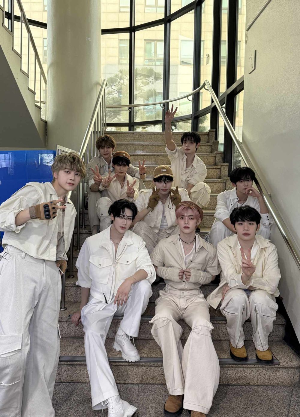 盤點6組韓國「夏日清爽系」KPOP男團！RIIZE新歌好評不斷，TXT初戀感爆棚！-13