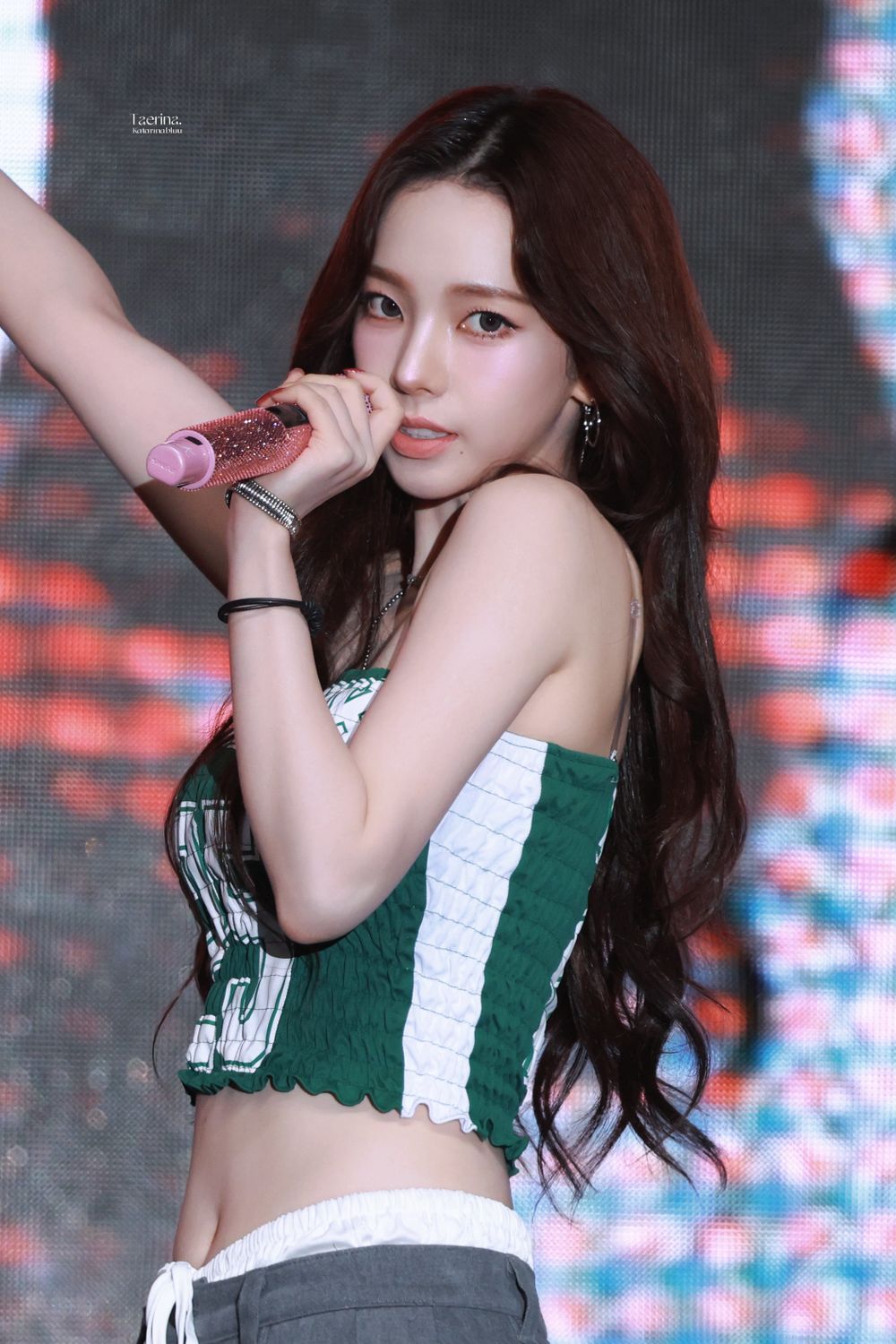 網熱議2025韓國大學校慶KPOP女神TOP6！舒華舞台魅力驚豔全場，Karina、張員瑛再創神級直拍！-6