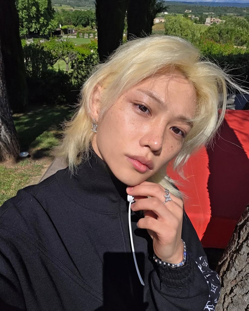 STAY準備手刀開喝！Stray Kids Felix成韓國貢茶最新代言人、帥翻宣傳照同款飲料找到了！-3