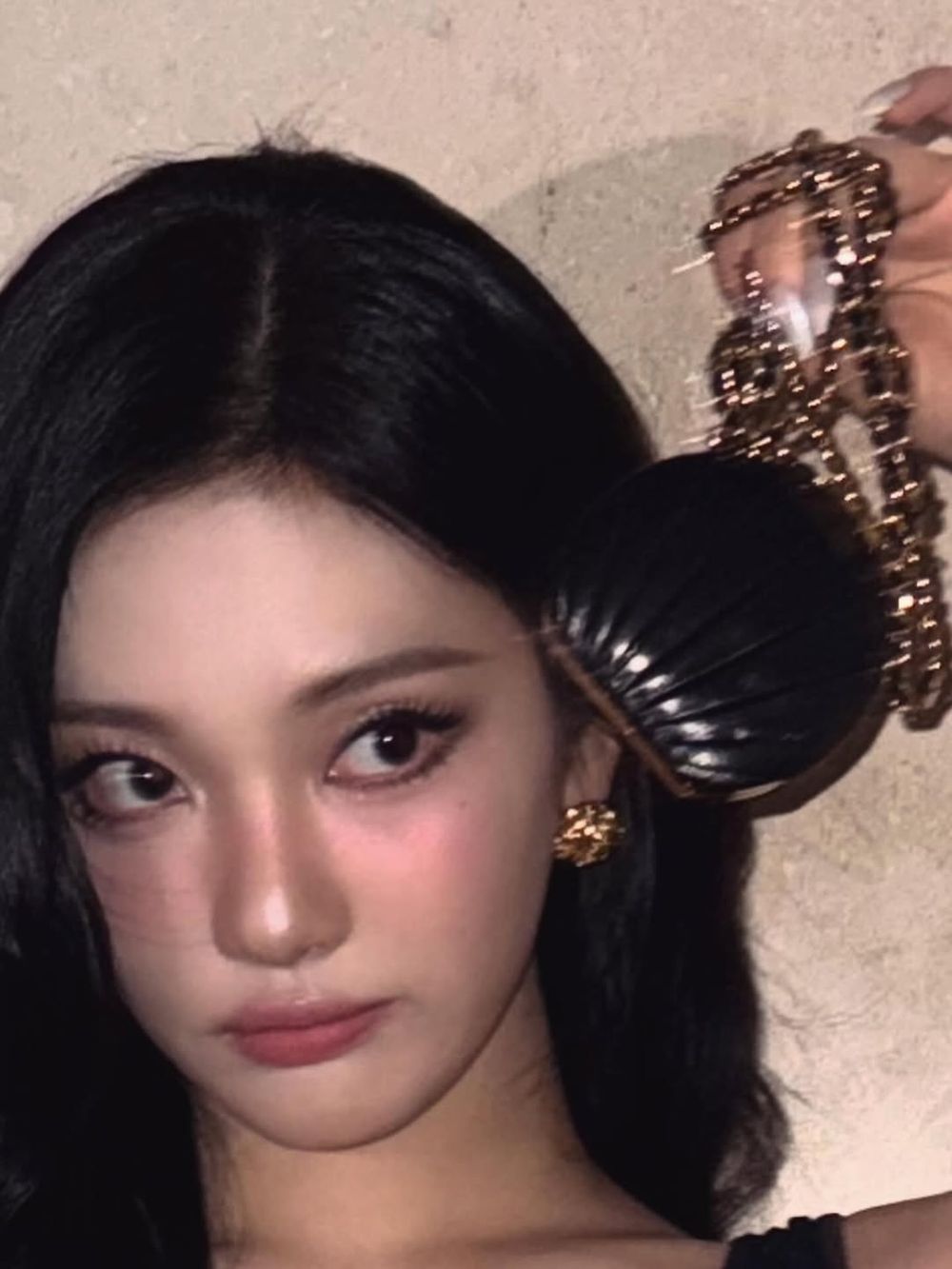 aespa寧寧美貌再升級！整身CHANEL「叛逆千金感」參加晚宴、全網驚呼超適合香奈兒！-5