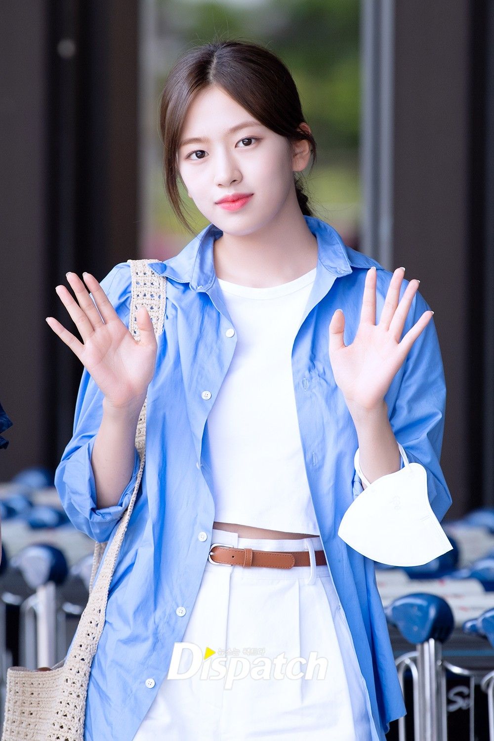 盤點7位最具純情漫畫感的韓國女偶像！Sullyoon、Jisoo獲封初戀臉，Winter撞臉這位人氣動漫角色！-11