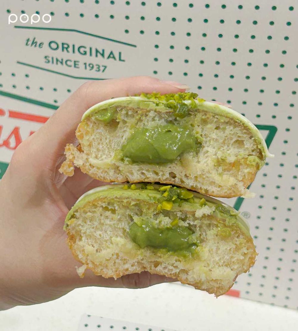 社群爆紅Krispy Kreme開心果甜甜圈台灣也買得到！爆餡開心果太療癒、還有獨家「雪點開心果」要吃！-7