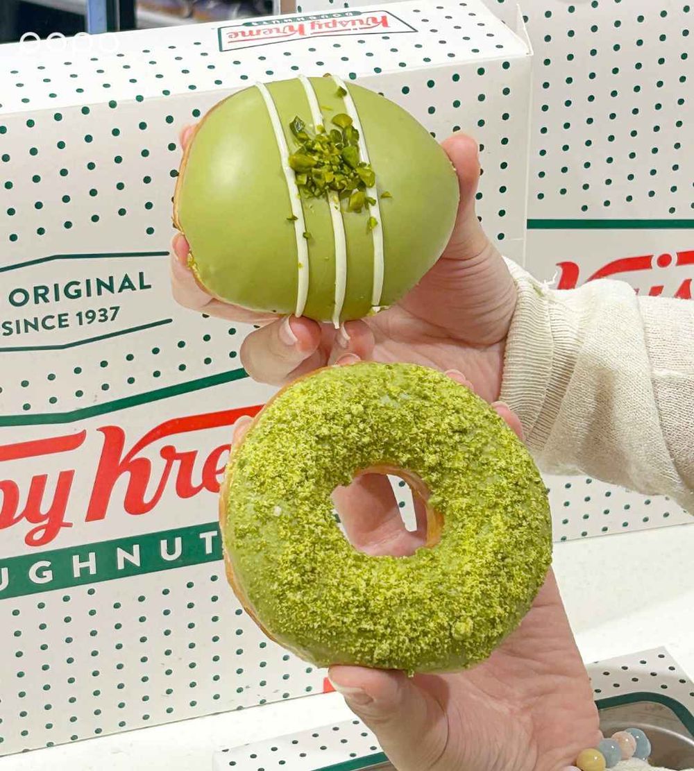 社群爆紅Krispy Kreme開心果甜甜圈台灣也買得到！爆餡開心果太療癒、還有獨家「雪點開心果」要吃！-6