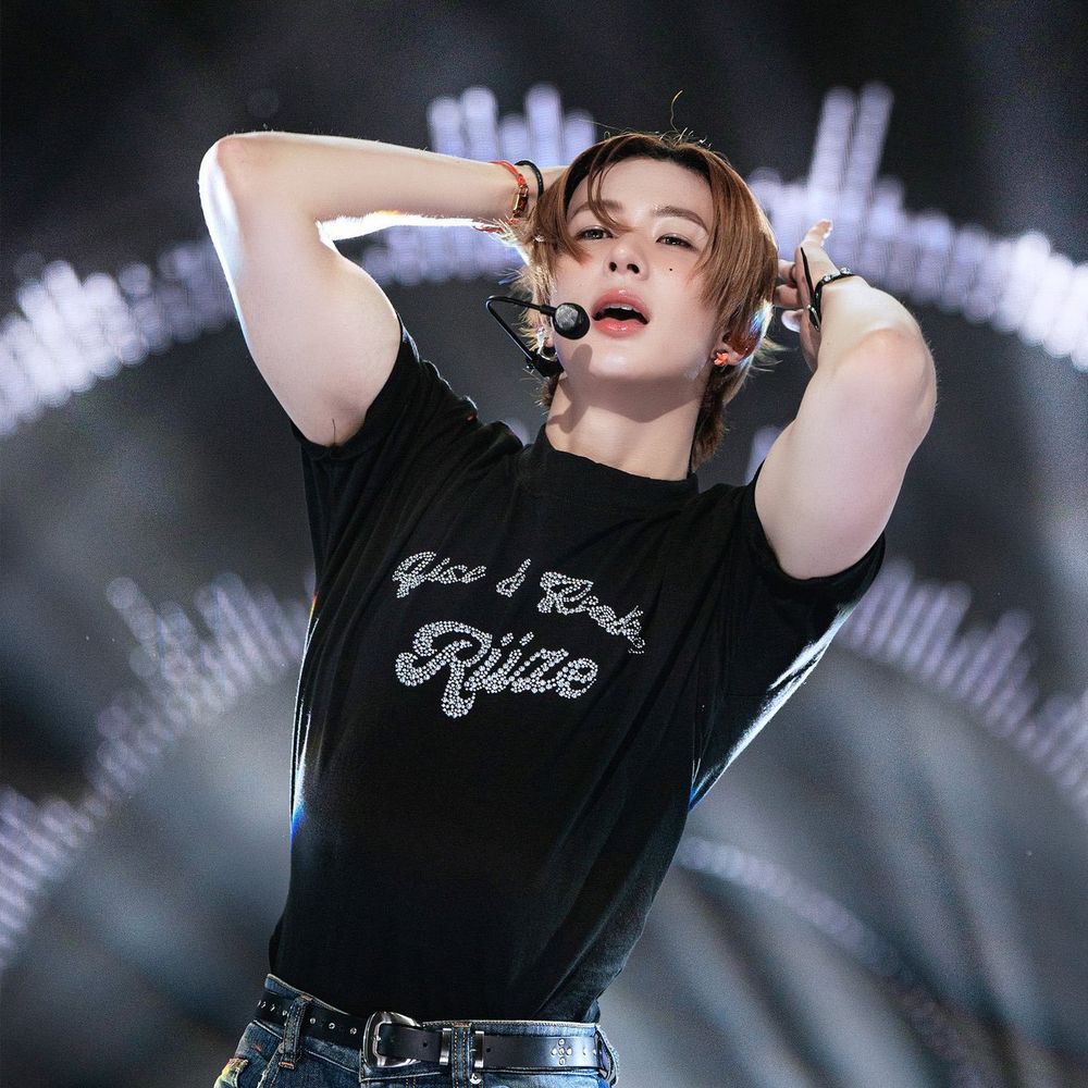 韓網票選6位「身材意外超好」的KPOP男偶像！防彈V退伍變超壯，方燦、車銀優脫衣驚艷眾人！-8