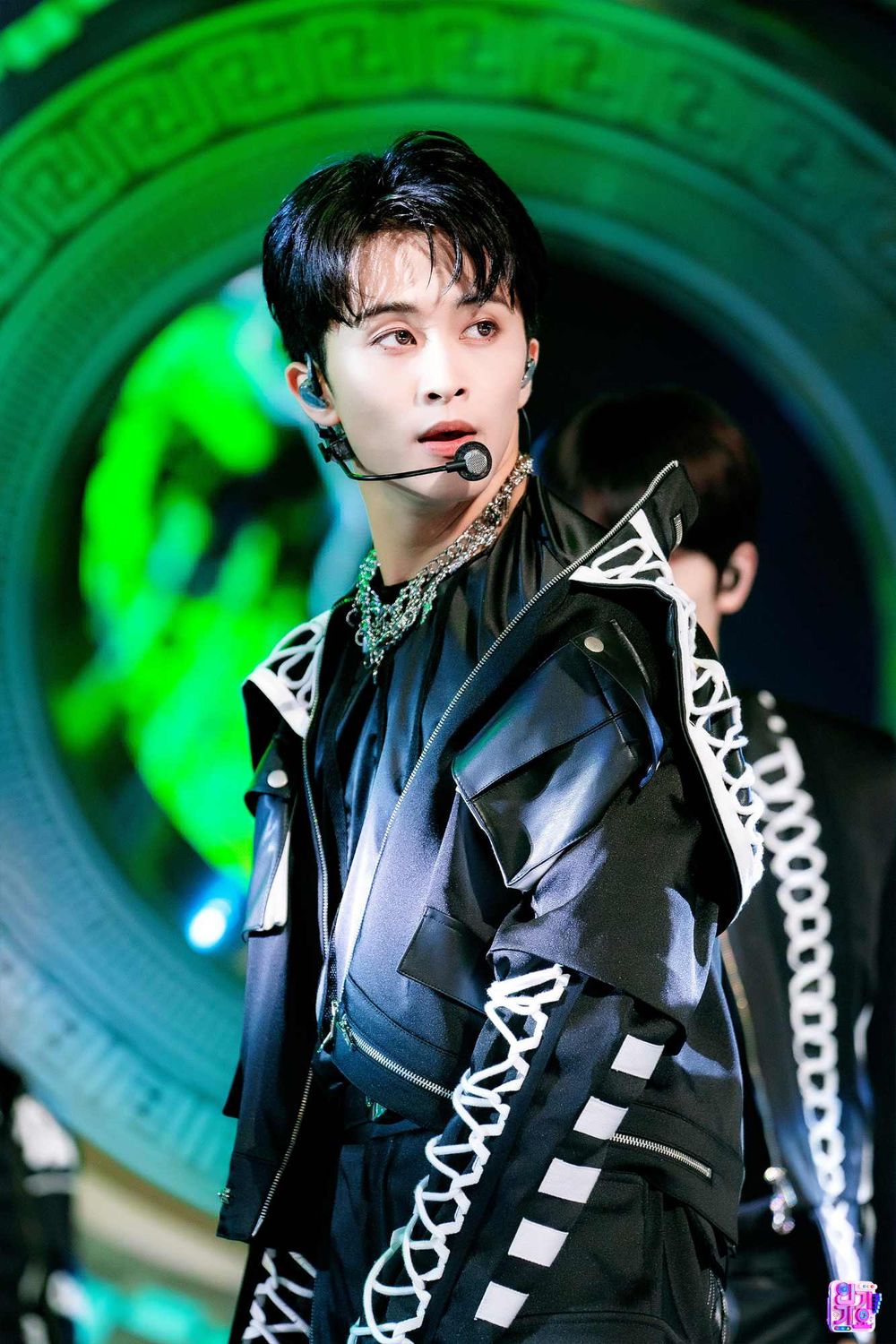 網票選6位神級「結尾妖精」KPOP男偶像！防彈V、Felix表情演技封神，S.COUPS這幕全網瘋傳！-4