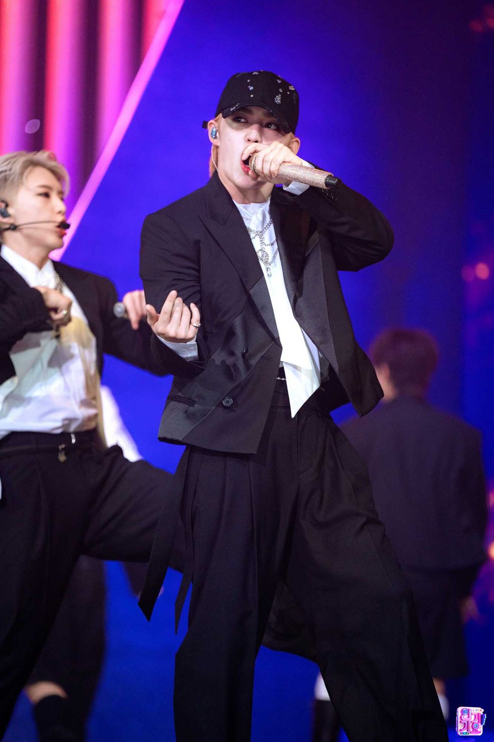 網票選6位神級「結尾妖精」KPOP男偶像！防彈V、Felix表情演技封神，S.COUPS這幕全網瘋傳！-6