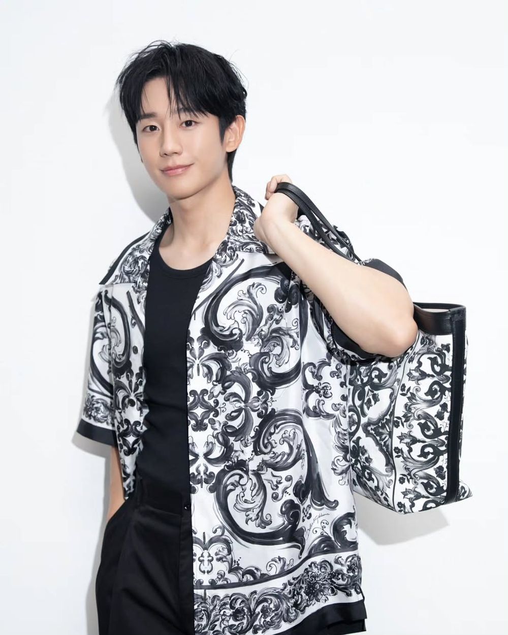 老公出差去啦！丁海寅將現身Dolce&Gabbana男裝大秀、又要解放胸膛了嗎！-8